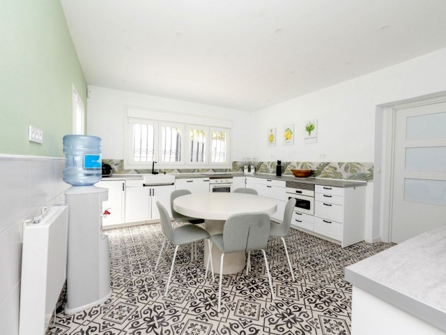 6 Bedrooms Villa in Benalmadena