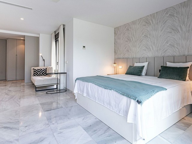 5 Bedrooms Villa in Marbella