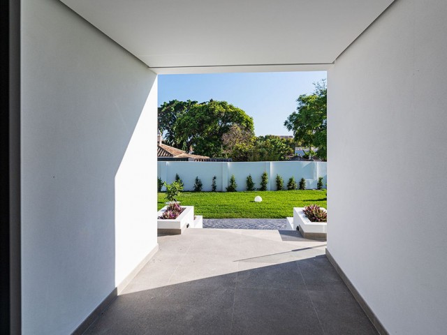 5 Bedrooms Villa in Marbella