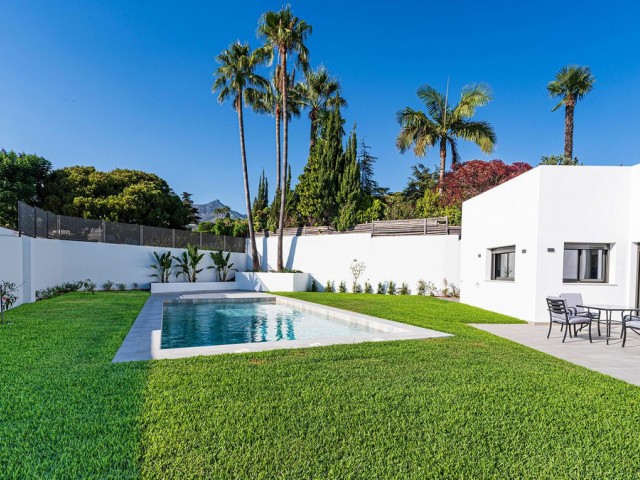 5 Bedrooms Villa in Marbella