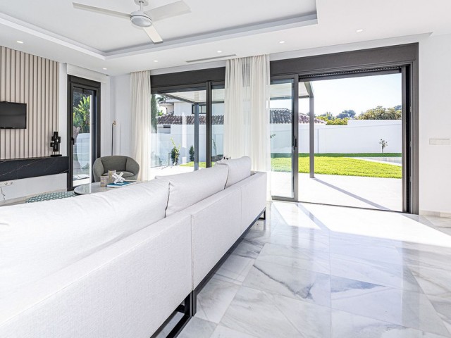 5 Bedrooms Villa in Marbella