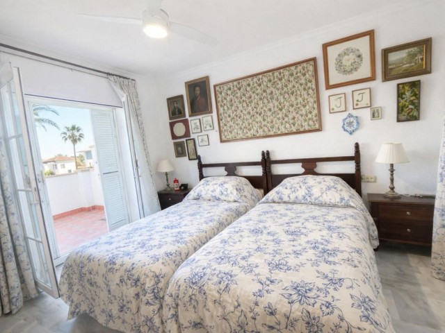 4 Schlafzimmer Reihenhaus in Estepona