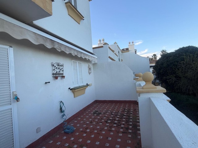 4 Schlafzimmer Reihenhaus in Estepona