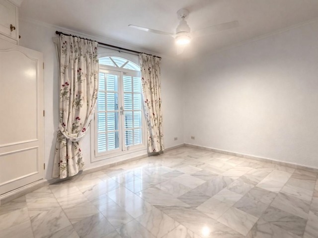 4 Schlafzimmer Reihenhaus in Estepona