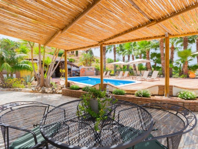 8 Bedrooms Villa in Mijas