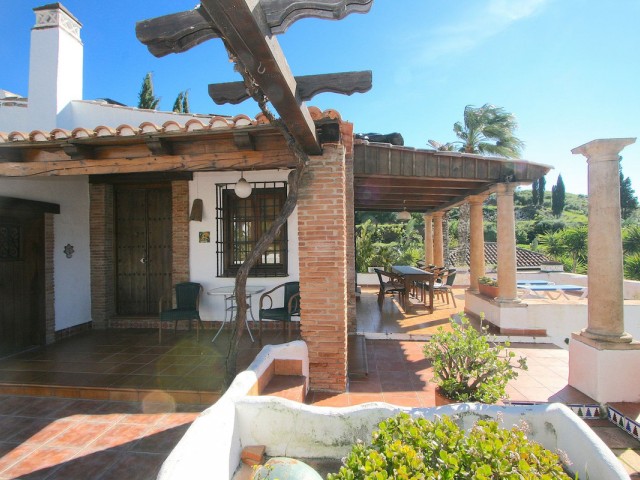 8 Bedrooms Villa in Mijas
