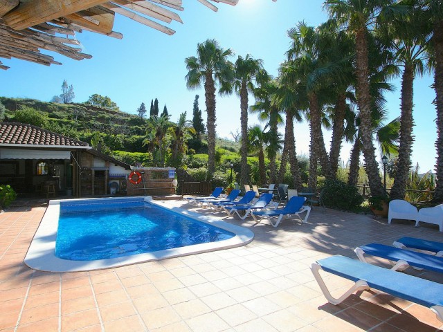 8 Bedrooms Villa in Mijas