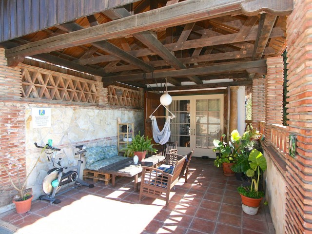 8 Bedrooms Villa in Mijas