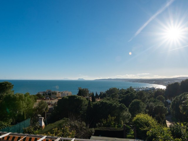 4 Bedrooms Townhouse in Estepona