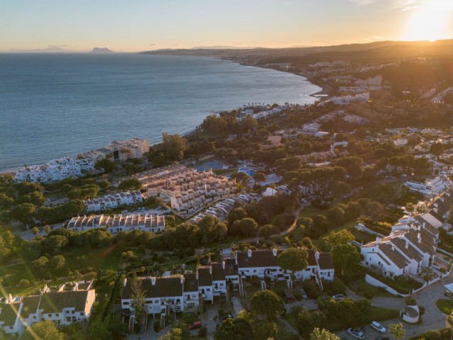 4 Schlafzimmer Reihenhaus in Estepona