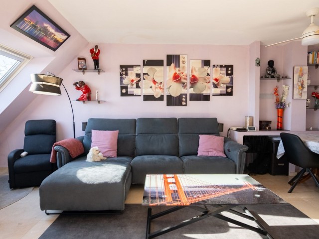 Maison mitoyenne avec 4 Chambres  à Estepona