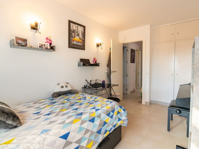 Maison mitoyenne avec 4 Chambres  à Estepona