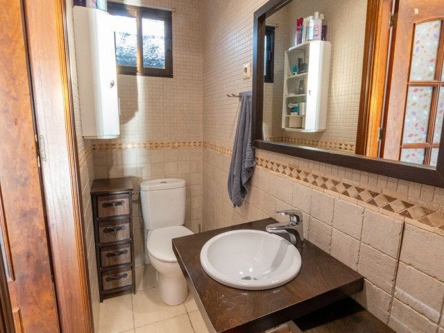 Adosado con 4 Dormitorios  en Estepona