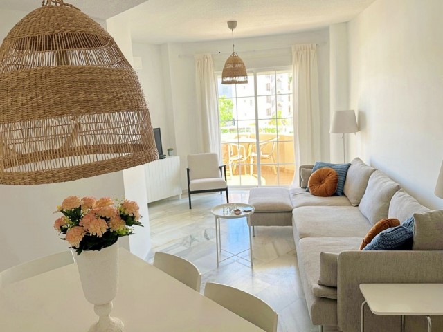 Apartment, Torremolinos, R5309629