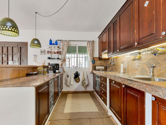 2 Bedrooms Villa in Benahavís