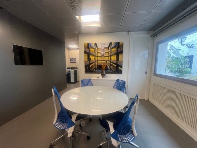 Commercial in Puerto Banús