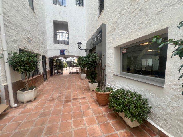 Commercial in Puerto Banús