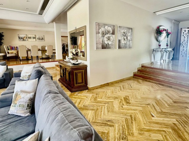 7 Bedrooms Villa in Nueva Andalucía