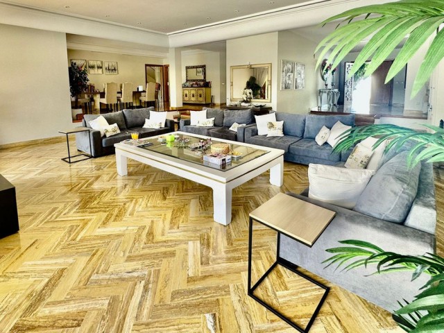 7 Bedrooms Villa in Nueva Andalucía