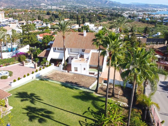 7 Bedrooms Villa in Nueva Andalucía