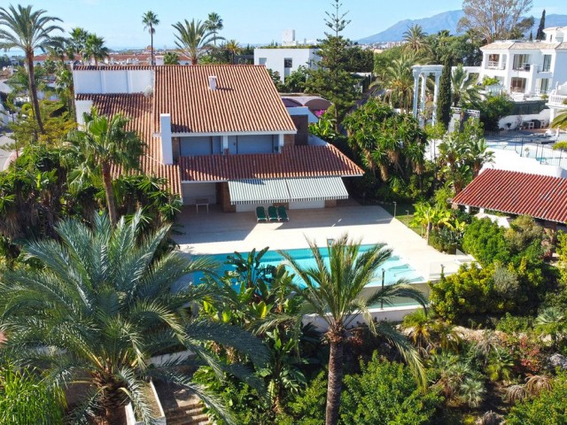 7 Bedrooms Villa in Nueva Andalucía