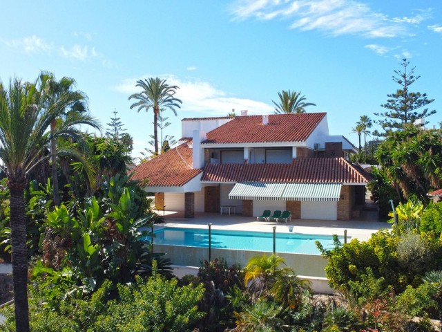 7 Bedrooms Villa in Nueva Andalucía