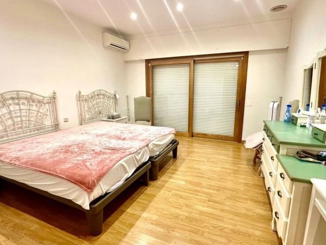 7 Bedrooms Villa in Nueva Andalucía