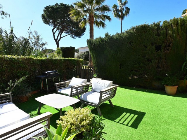 2 Bedrooms Villa in Calahonda