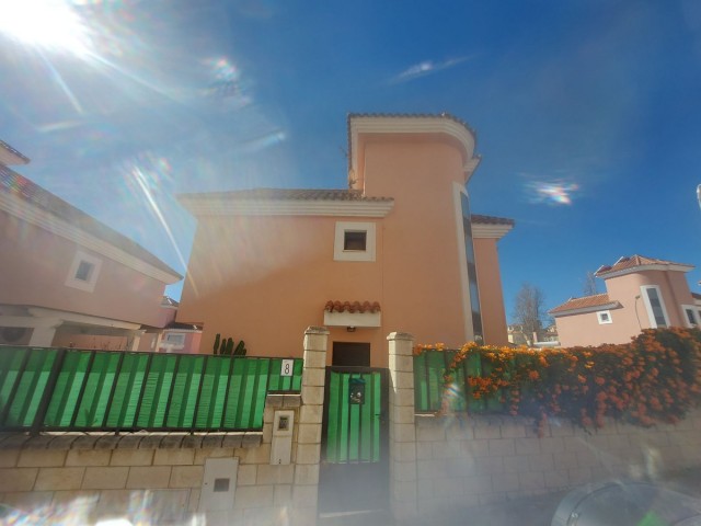 3 Makuuhuoneen Rivitalo San Luis de Sabinillas