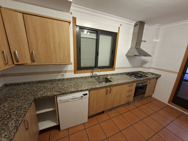 Rijtjeshuis, San Luis de Sabinillas, R5306377