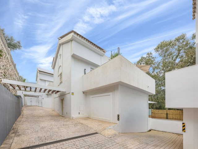 Villa con 5 Dormitorios  en Benalmadena