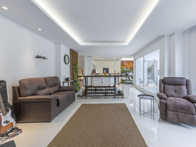 Villa con 5 Dormitorios  en Benalmadena