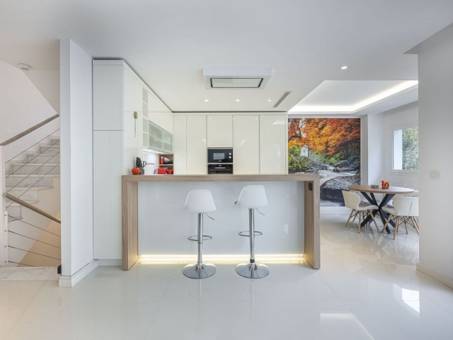 Villa con 5 Dormitorios  en Benalmadena