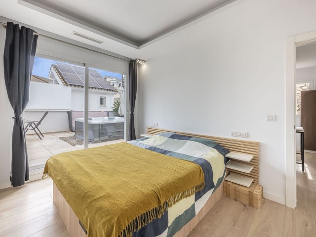 Villa con 5 Dormitorios  en Benalmadena