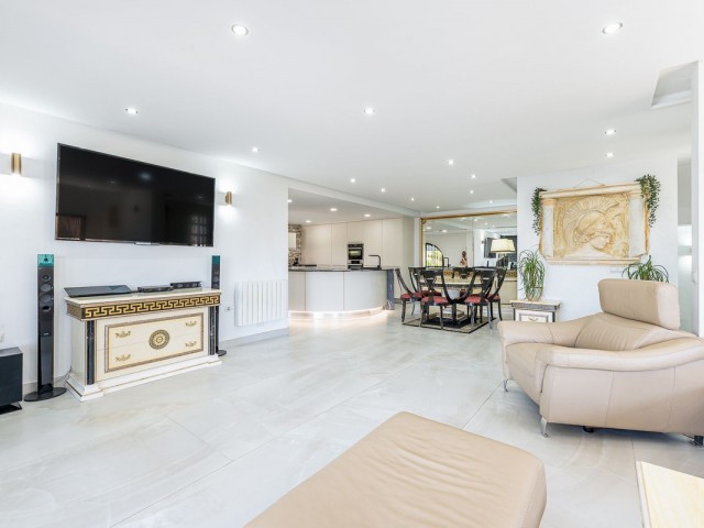 4 Bedrooms Villa in Benalmadena