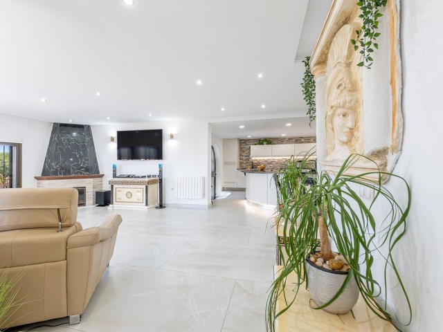 4 Bedrooms Villa in Benalmadena