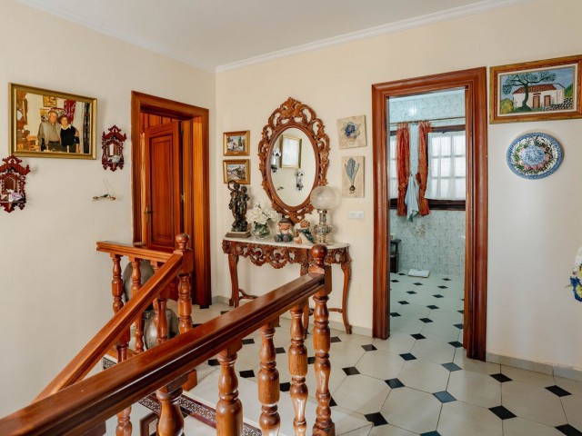 5 Bedrooms Villa in Los Pacos