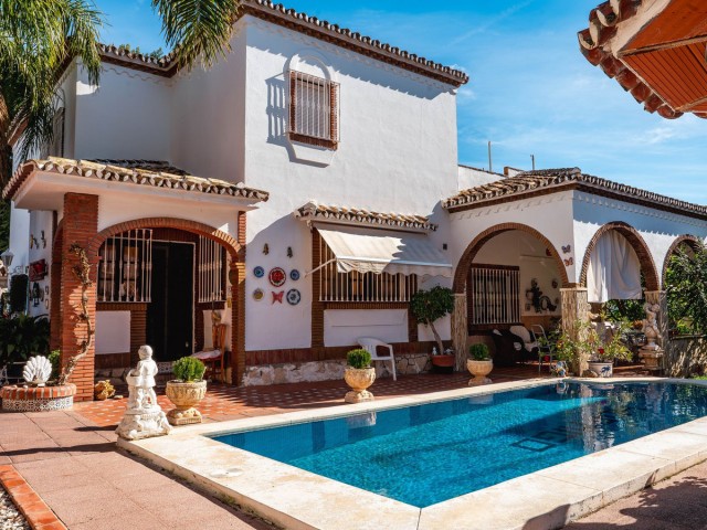 Villa avec 5 Chambres  à Los Pacos