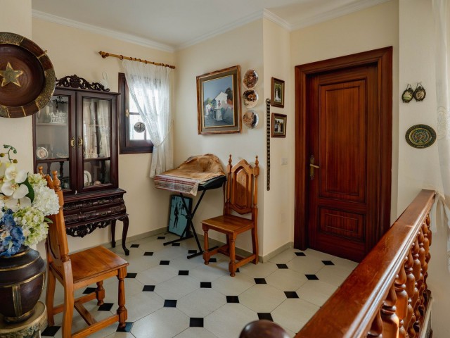 5 Bedrooms Villa in Los Pacos