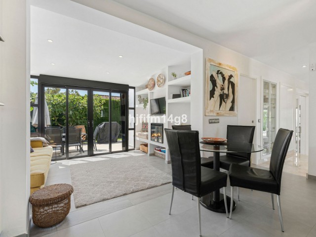 5 Bedrooms Villa in Nueva Andalucía