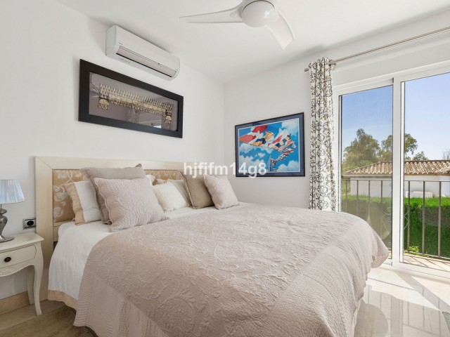 5 Bedrooms Villa in Nueva Andalucía