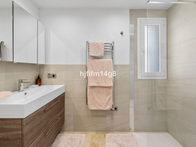 5 Bedrooms Villa in Nueva Andalucía