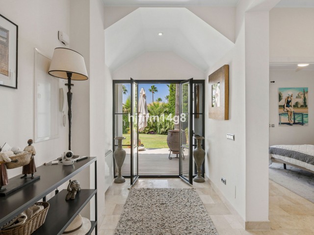 5 Bedrooms Villa in Nueva Andalucía