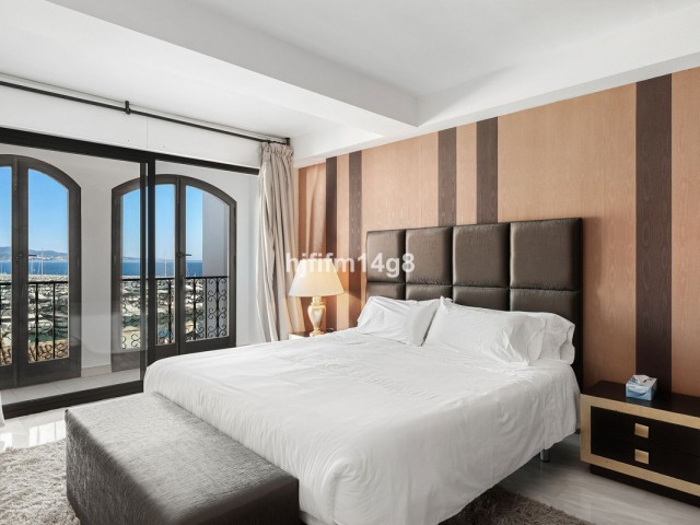 2 Bedrooms Apartment in Puerto Banús