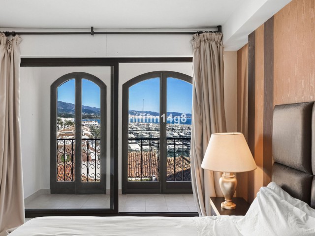 2 Bedrooms Apartment in Puerto Banús