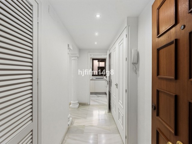 2 Bedrooms Apartment in Puerto Banús