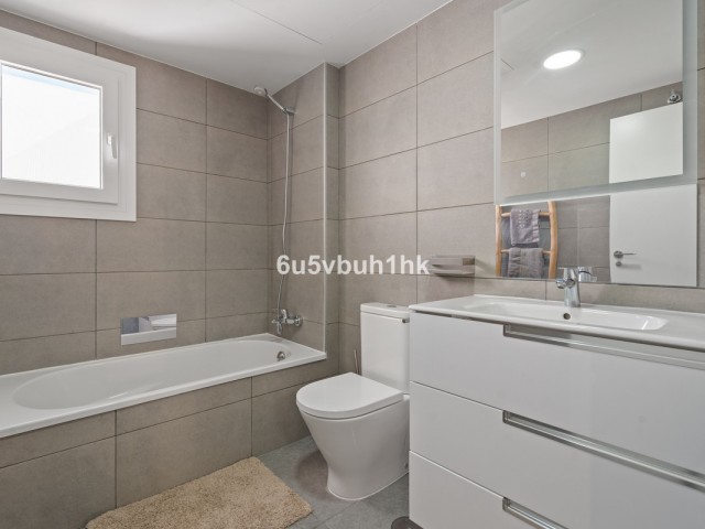 4 Soveroms Leilighet i Estepona