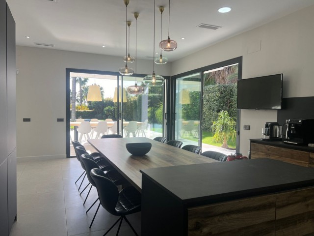 6 Makuuhuoneen Huvila Nagüeles