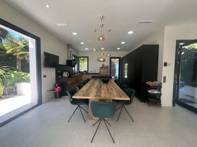 6 Makuuhuoneen Huvila Nagüeles