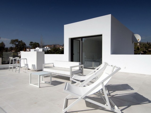 5 Bedrooms Villa in Nueva Andalucía